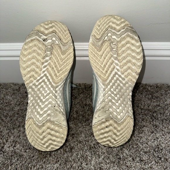 Nike Odyssey React Running Sneakers size 6 - Picture 5 of 5